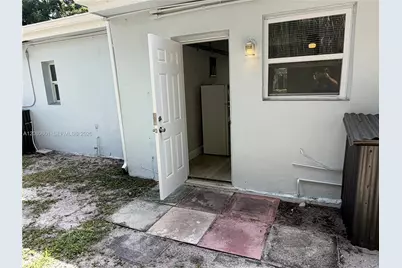 2803 NE 6th Ln #2803, Wilton Manors, FL 33334 - Photo 3