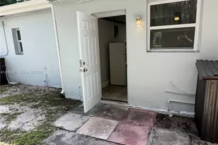 2803 NE 6th Ln, Wilton Manors, FL 33334 - Photo 3