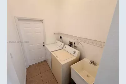 1770 SE 18th Ter, Homestead, FL 33035 - Photo 7