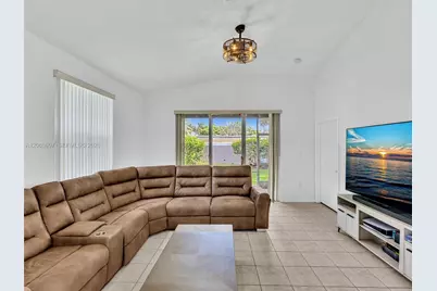 7420 S Aragon Blvd #1, Sunrise, FL 33313 - Photo 9
