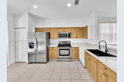 7420 S Aragon Blvd #1, Sunrise, FL 33313 - Photo 5