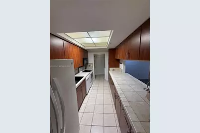 9755 NW 52nd St #212, Doral, FL 33178 - Photo 5