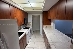 9755 NW 52nd St, Doral, FL 33178 - Photo 5