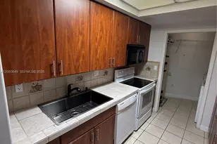 9755 NW 52nd St, Doral, FL 33178 - Photo 7