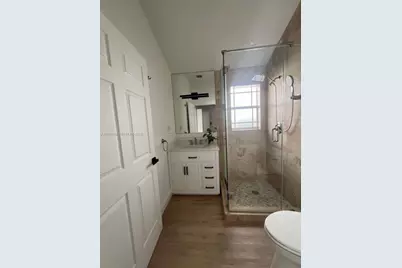 211 SW 29th Rd, Miami, FL 33129 - Photo 15
