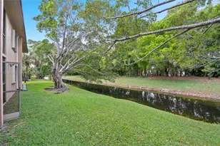 197 Lakeview Dr, Weston, FL 33326 - Photo 23