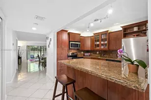 197 Lakeview Dr, Weston, FL 33326 - Photo 5