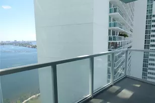 1900 N Bayshore Dr, Miami, FL 33132 - Photo 3