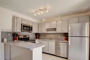 3103 Spanish Wells Dr, Delray Beach, FL 33445 - Photo 9