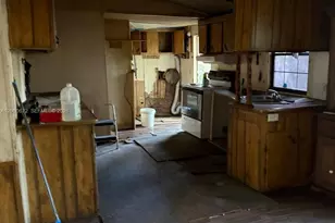 2212 NE Washington St, Other City - In The State Of Florida, FL 32055 - Photo 11