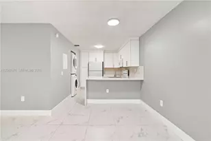 8410 SW 154th Cir Ct, Miami, FL 33193 - Photo 7