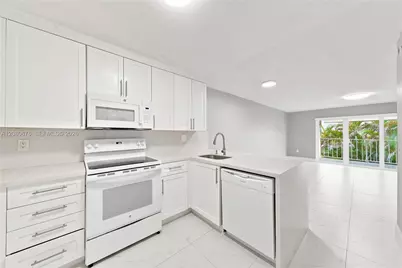 8410 SW 154th Cir Ct #621, Miami, FL 33193 - Photo 9