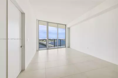 1400 Biscayne Blvd #2304, Miami, FL 33132 - Photo 9