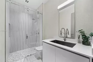 1300 Brickell Bay Dr, Miami, FL 33131 - Photo 37