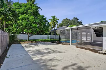 8260 SW 88th St, Miami, FL 33156 - Photo 39