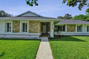 8260 SW 88th St, Miami, FL 33156 - Photo 1