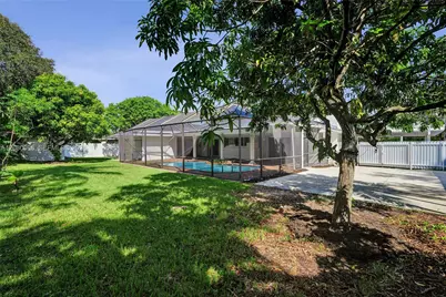 8260 SW 88th St, Miami, FL 33156 - Photo 7