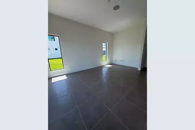 8540 NW 160th Terrace, Miami Lakes, FL 33016 - Photo 7