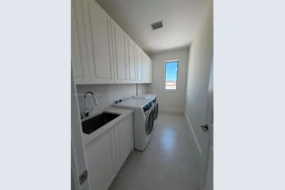 8540 NW 160th Terrace, Miami Lakes, FL 33016 - Photo 19