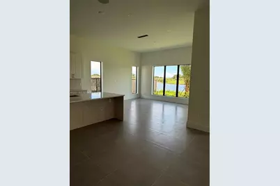 8540 NW 160th Terrace, Miami Lakes, FL 33016 - Photo 3