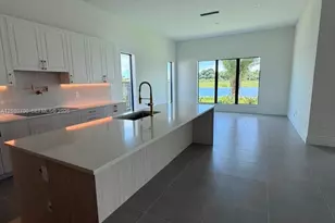 8540 NW 160th Terrace, Miami Lakes, FL 33016 - Photo 11