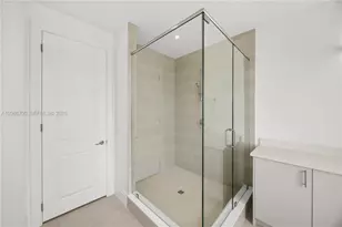 8540 NW 160th Terrace, Miami Lakes, FL 33016 - Photo 29