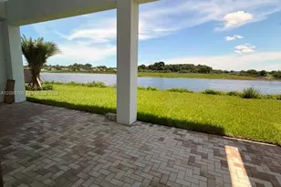 8540 NW 160th Terrace, Miami Lakes, FL 33016 - Photo 9