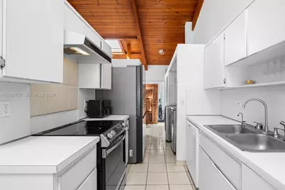 2679 S Parkview Dr, Hallandale Beach, FL 33009 - Photo 13