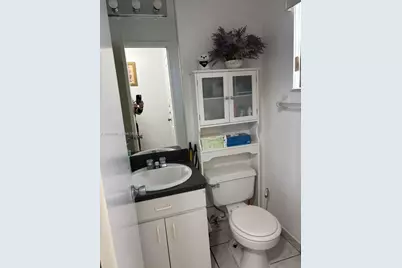 11 Olive Dr #F, Hialeah, FL 33010 - Photo 7
