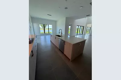 8540 NW 160th Terrace #1, Miami Lakes, FL 33016 - Photo 5