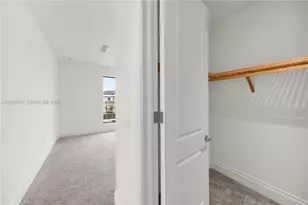 8540 NW 160th Terrace, Miami Lakes, FL 33016 - Photo 17