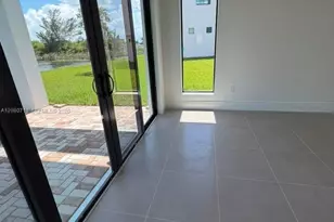8540 NW 160th Terrace, Miami Lakes, FL 33016 - Photo 11