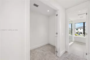 8540 NW 160th Terrace, Miami Lakes, FL 33016 - Photo 23