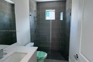 8540 NW 160th Terrace, Miami Lakes, FL 33016 - Photo 13