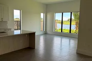 8540 NW 160th Terrace, Miami Lakes, FL 33016 - Photo 3