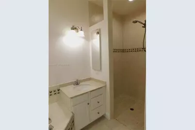 617 SE 7 St #A, Cape Coral, FL 33990 - Photo 3