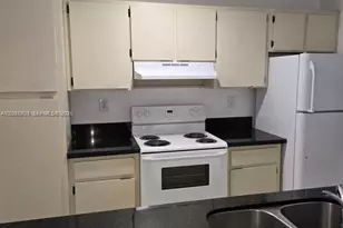 6955 NW 186th St, Hialeah, FL 33015 - Photo 9