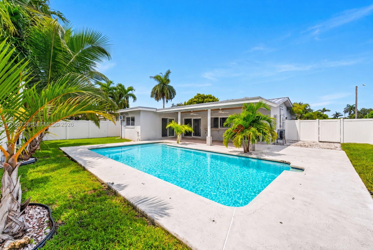 4490 NW 19th Way - 4490 NW 19th Way, Oakland Park, FL 33309 Luxury Property | Jose Angel Pina