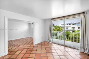1045 10th St, Miami Beach, FL 33139 - Photo 7