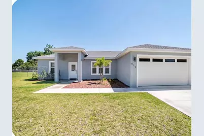 812 Lake Betty Dr, Lake Placid, FL 33852 - Photo 1