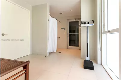 951 Brickell Ave #2407, Miami, FL 33131 - Photo 23