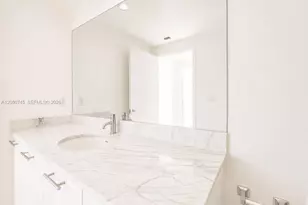 951 Brickell Ave, Miami, FL 33131 - Photo 11