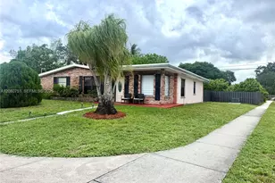 3851 SW 59th Terrace, Davie, FL 33314 - Photo 3