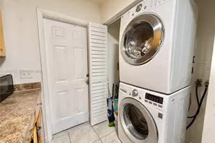 759 NW 70th St, Miami, FL 33150 - Photo 25