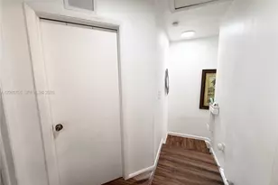 759 NW 70th St, Miami, FL 33150 - Photo 11
