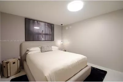 1000 Brickell Plz #4207, Miami, FL 33131 - Photo 29