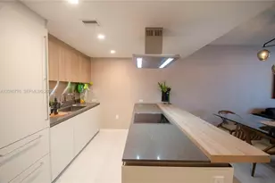 1000 Brickell Plaza, Miami, FL 33131 - Photo 21