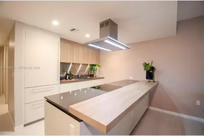 1000 Brickell Plz #4207, Miami, FL 33131 - Photo 1