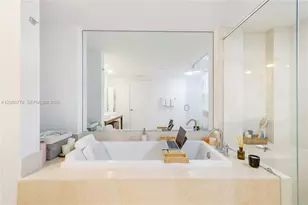 495 Brickell Ave, Miami, FL 33131 - Photo 17
