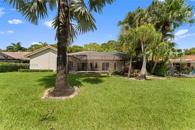 1900 Lakeshore Dr, Weston, FL 33326 - Photo 47